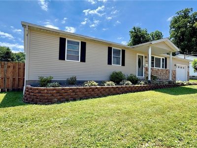 613 McKenna Dr