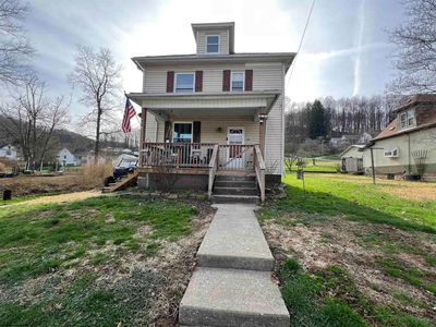 Property at 202 Meadow Ave, Mannington, WV