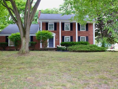 5620 Old Carriage Ln