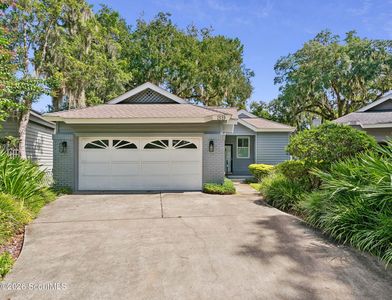 39 Bay Tree Ct E #E