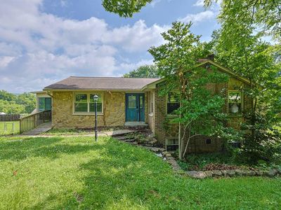 736 Parkview Dr