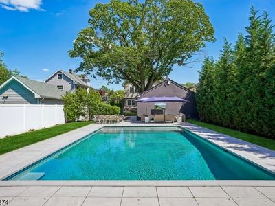 424 1ST STREET
