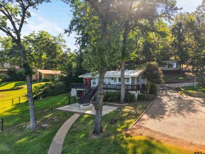 1907 E Lake Dr