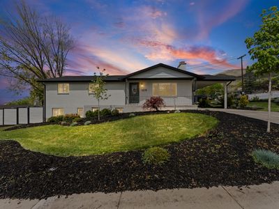 1019 E 400 N