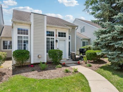 319 E Victoria Cir #319