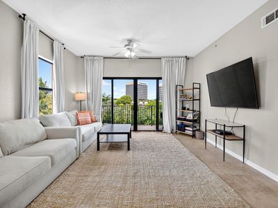 1620 Presidential Way #402