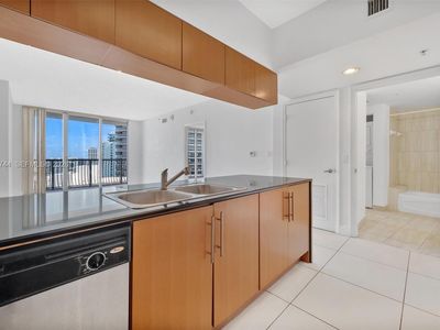 1750 N Bayshore Dr APT 4011
