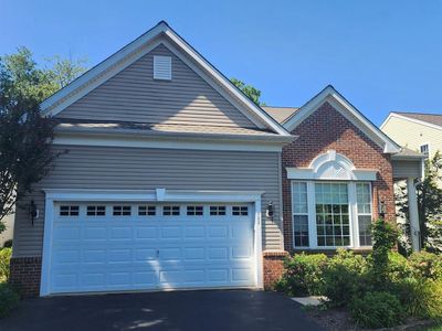 723 Village Ave