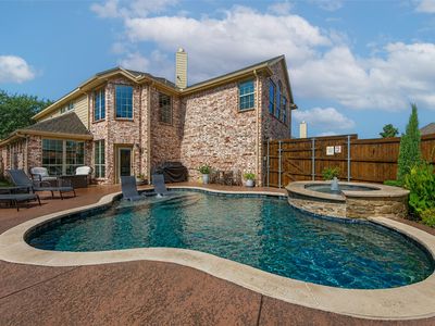 904 Cougar Dr