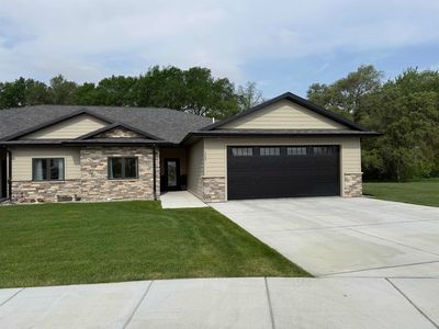 1507 Regency Cir N