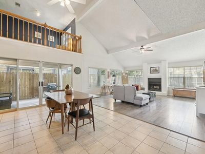 3218 Knoll West Dr