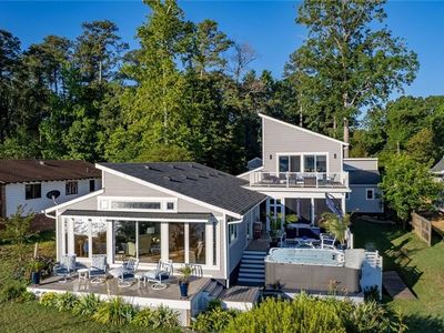 252 Riverview Dr