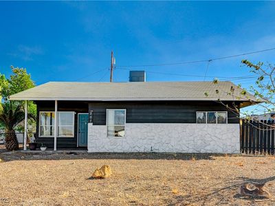 207 W Victory Rd