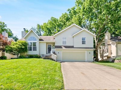 941 E 126th Ter