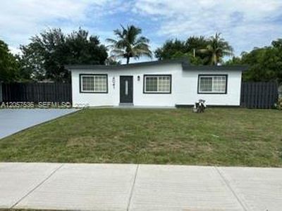 4041 SW 59th Ave