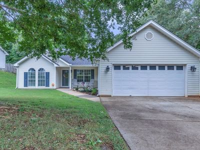 411 Hill Ln