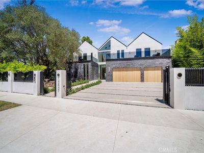 15457 Valley Vista Blvd