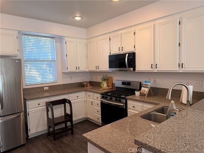 4 Harvest Point Ln