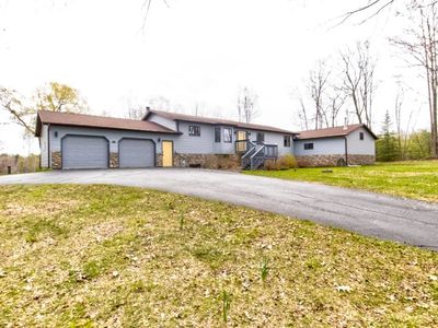 W1724 River Oaks Dr