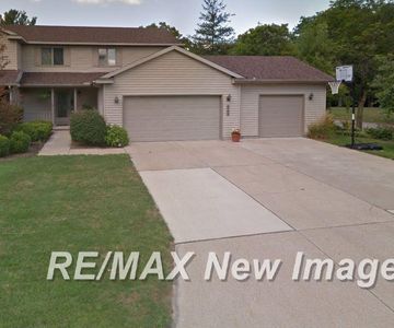 4104/4108 Stonegate Dr