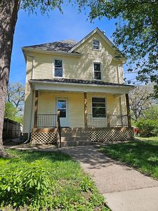 712 E 3rd St #A