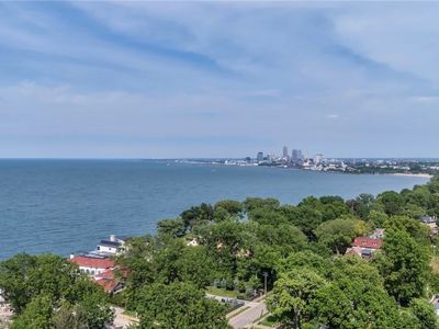 11616 Edgewater Dr