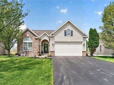 881 Surrey Hill Way