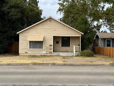 633 Reeves Ave