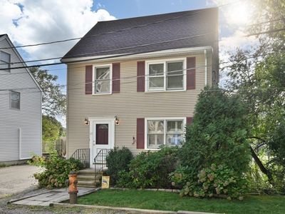 57 Hillcrest St