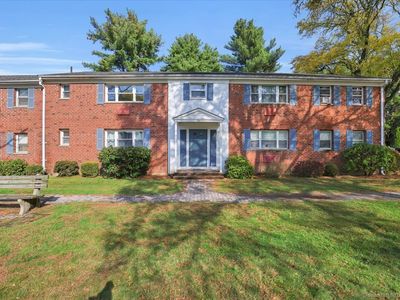 Property at 28 Colonial Drive APT D, Rocky Hill, CT