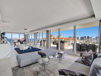 2800 E Sunrise Blvd #PHG