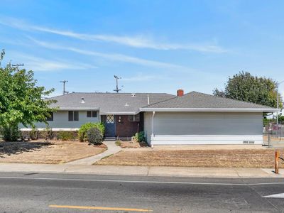 7335 Lindale Dr