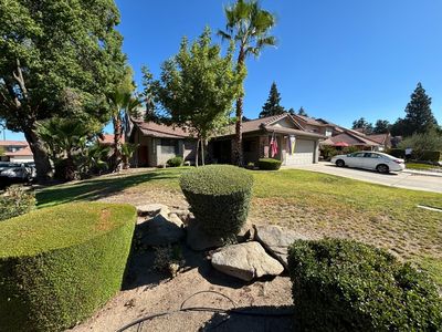 1598 E Everglade Ave