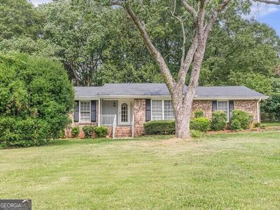 2521 Country Club Dr