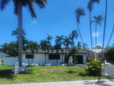 1370 SW 32nd St