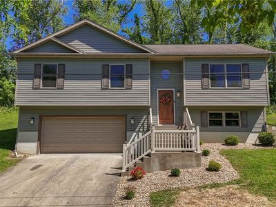 124 Debolt Ave