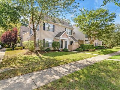 2406 Montgomerie Arch