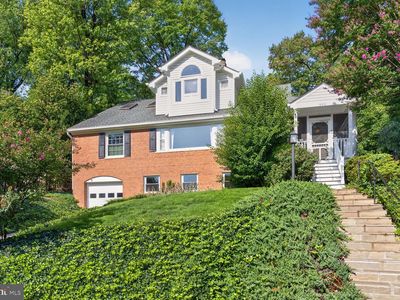 802 Parkway Ter