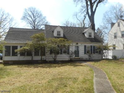 52 E Sumner Ave