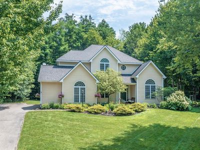 8 Lida Drive