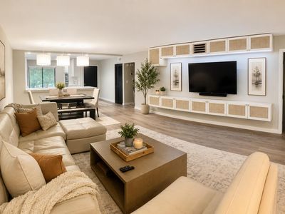 11231 Green Lake Drive #202