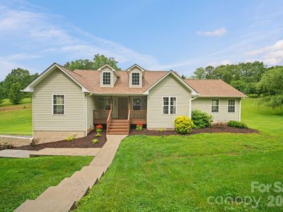 77 Sherry Ln