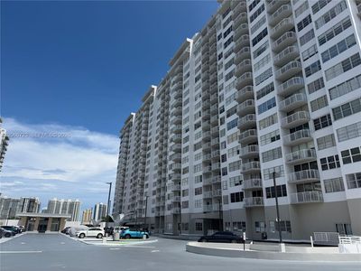 18031 Biscayne Blvd APT 601
