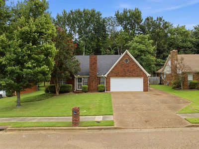 5888 Pipers Green Ln