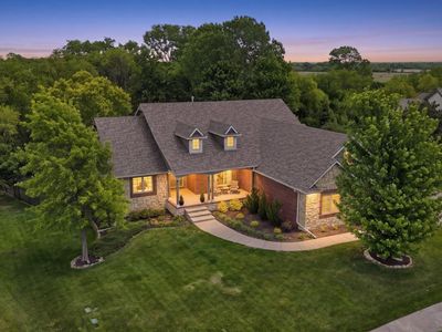 1210 E Rolling Hills Dr