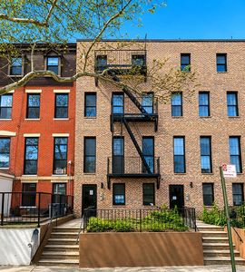 22 Patchen Ave