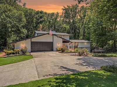 3595 Canon Creek Dr
