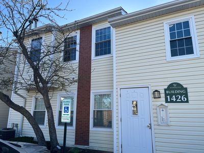 1426 E Wyndham Cir APT 202