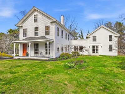133 River St