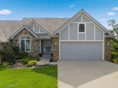 523 Golden Oaks Dr